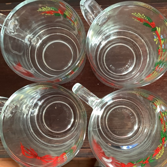 Vintage 8 Christmas Mugs - Picture 6 of 7